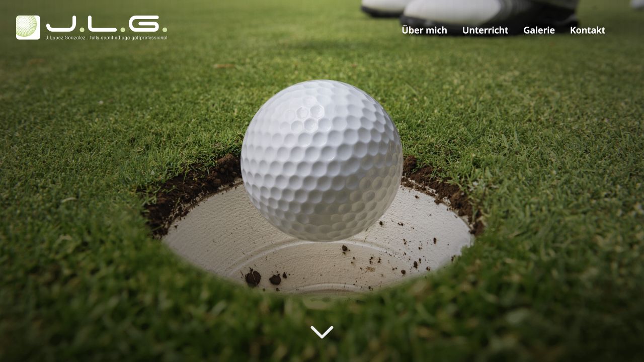 Startseite der Website JLGOLF mit Golfball auf einem Golfplatz